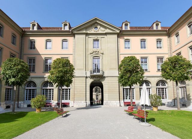 Das Burgerspital aus der Sicht des Innenhofs